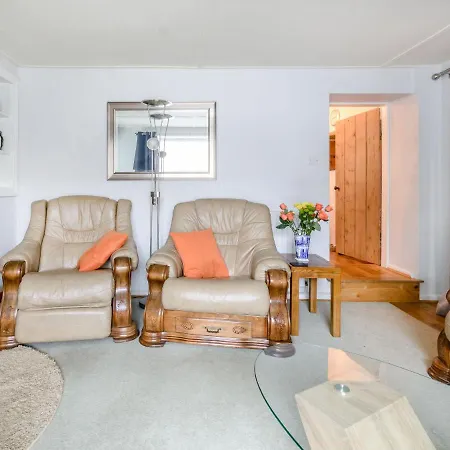 Nyaraló Cobbler's *